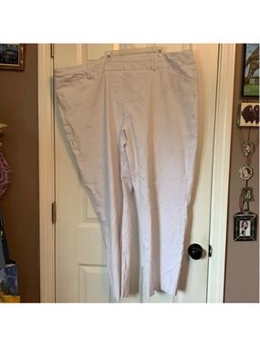 White jegging style pants plus 28
